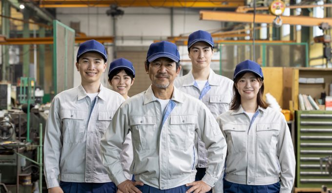 住空間を支えるモノづくり｜住宅建具メーカーの製造オペレーター（未経験可）